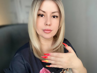 Alter: 40 / Stier - Alter: 168 / normal - Geschlecht: weiblich - Ausrichtung: bisexuell - Haare: blond / lang - Piercing: keins - bewebmaster-Alter: C - Hautfarbe: weiss - Augen: grün - Rasur: teilrasiert